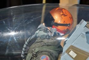 F16 lackierter Helm.jpg